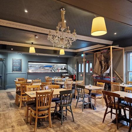 Royal Hotel, Bar & Grill Purfleet Exterior foto