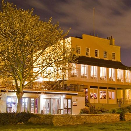Royal Hotel, Bar & Grill Purfleet Exterior foto